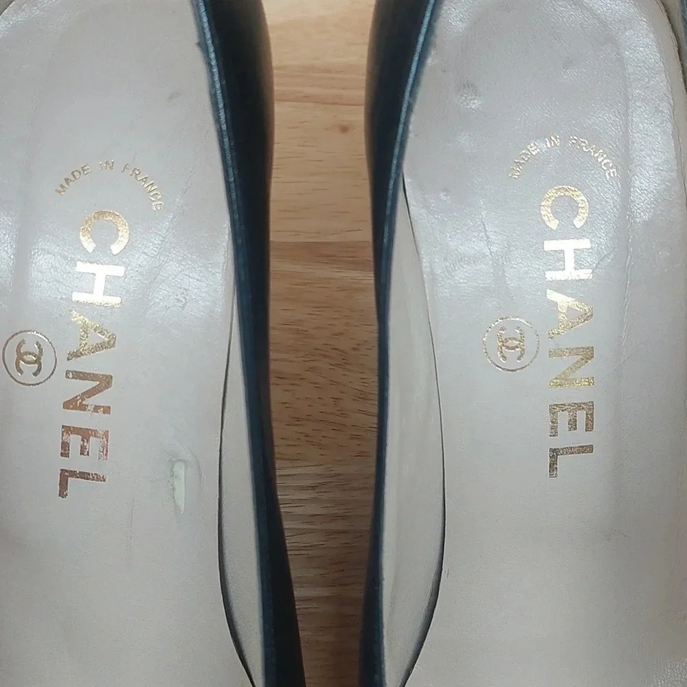 COCO CHANEL Black leather/patent Block heels CC logo EU 37 US 6.5-7 READ⬇️
